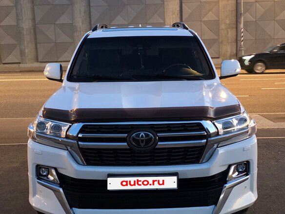 2016 Toyota Land Cruiser 200 Series Рестайлинг 2, белый, 5700000 рублей - вид 1