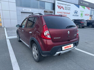 2013 Renault Sandero Stepway I, красный, 795000 рублей, вид 4
