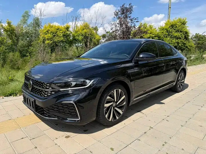 Открыть фотографии: Volkswagen Passat B8 Рестайлинг