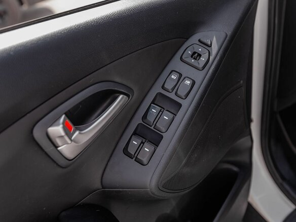 2013 Hyundai ix35 I, белый, 985000 рублей - вид 9