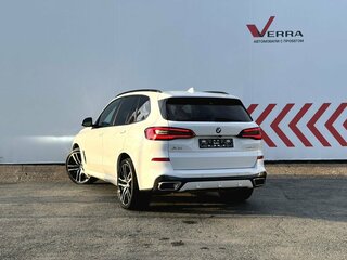 2019 BMW X5 40i IV (G05/G18), белый, 5350000 рублей, вид 3