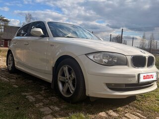 2010 BMW 1 серии 118i I (E81/E82/E87/E88) Рестайлинг, белый, 860000 рублей, вид 1