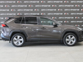 2020 Toyota RAV4 V (XA50), коричневый, 3129000 рублей, вид 3