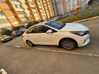 2021 Hyundai Solaris II Рестайлинг, белый, 1650000 рублей, вид 2