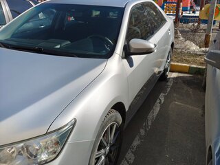 2013 Toyota Camry VII (XV50), серебристый, 2250000 рублей, вид 4