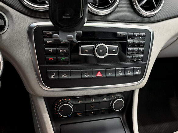 2014 Mercedes-Benz GLA 250 I (X156), красный - вид 16