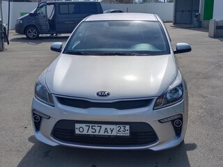 2017 Kia Rio IV, серебристый, 1420000 рублей, вид 2