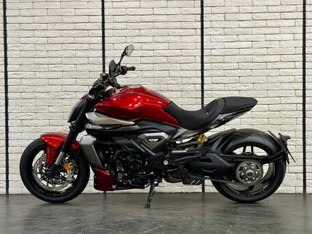 2026 Ducati XDiavel, пурпурный, 3990000 рублей, вид 2