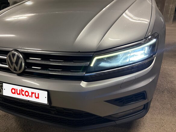 2018 Volkswagen Tiguan II, серебристый, 2500000 рублей - вид 9