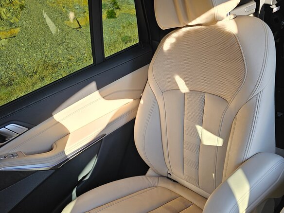 2020 BMW X7 40i I (G07), чёрный, 7500000 рублей - вид 18