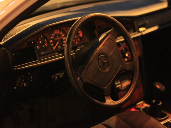 1992 Mercedes-Benz 190 (W201), белый, 850000 рублей - вид 12