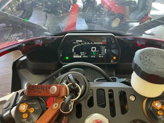 2015 Yamaha YZF-R1, красный, 1677000 рублей, вид 5