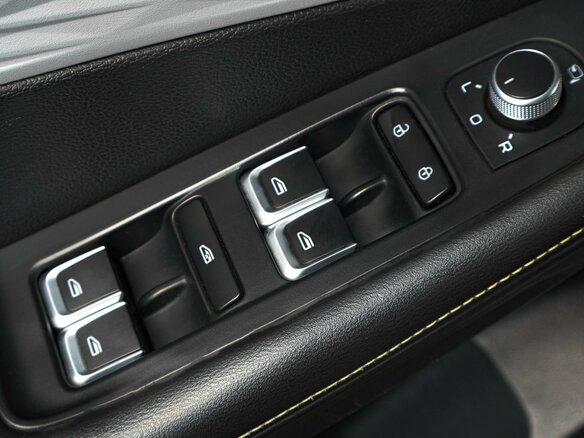 2023 Geely Coolray (Binyue Cool) I Рестайлинг, белый, 2299000 рублей - вид 15