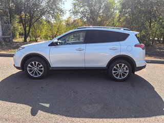 2018 Toyota RAV4 IV (XA40) Рестайлинг, белый, 2900000 рублей, вид 1