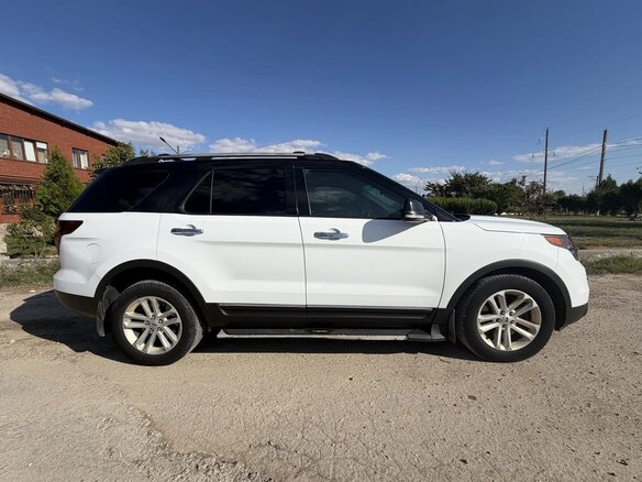 2015 Ford Explorer V, белый, 1850000 рублей - вид 5