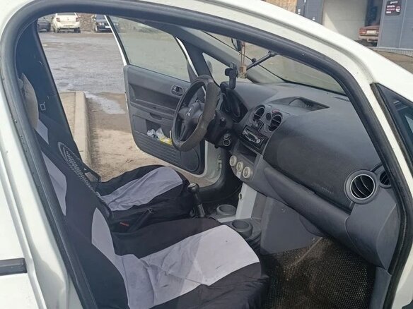 2008 Mitsubishi Colt CZ1 VI (Z30) Рестайлинг, белый, 280000 рублей - вид 8