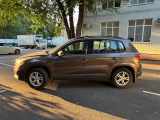 2014 Volkswagen Tiguan I Рестайлинг, коричневый, 1300000 рублей, вид 2