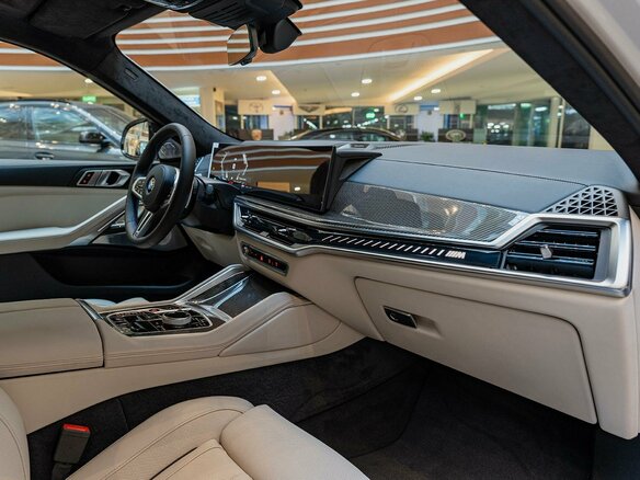 2026 BMW X6 M60i III (G06) Рестайлинг, белый, 18990000 рублей - вид 13