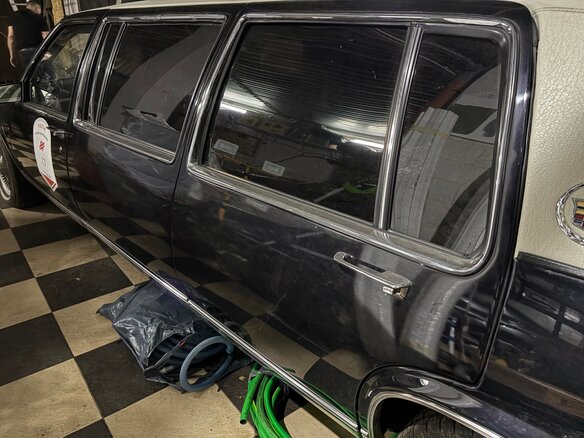 1985 Cadillac DeVille VI, чёрный, 1250000 рублей - вид 5