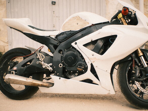2007 Suzuki GSX-R 600, белый, 329000 рублей - вид 2