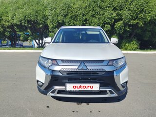2019 Mitsubishi Outlander III Рестайлинг 3, белый, 1860000 рублей, вид 3