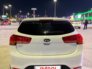 2016 Kia Rio III Рестайлинг, белый, 910000 рублей, вид 4