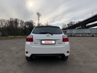 2011 Toyota Auris I Рестайлинг, белый, 1050000 рублей, вид 4