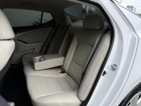 2015 Kia Optima III Рестайлинг, белый, 1390000 рублей - вид 16