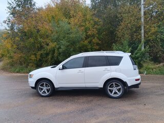 2010 Mitsubishi Outlander II Рестайлинг, белый, 850000 рублей, вид 5