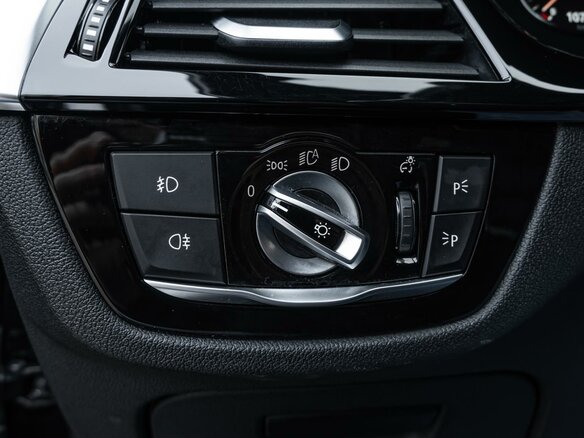 2018 BMW 5 серии 530i xDrive VII (G30/G31/G38), чёрный, 3399000 рублей - вид 16