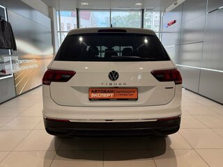 2021 Volkswagen Tiguan II Рестайлинг, белый, 2849000 рублей, вид 5