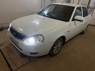 2016 Lada (ВАЗ) Priora I Рестайлинг, белый, 550000 рублей, вид 1