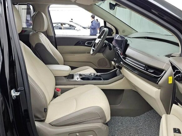 2026 Kia Carnival IV Рестайлинг, чёрный - вид 6