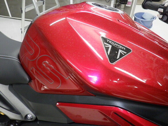 2024 Triumph Street Triple, красный, 1275000 рублей - вид 5