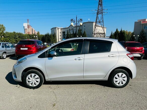 2018 Toyota Vitz III (XP130) Рестайлинг 2, серый - вид 9