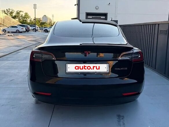2019 Tesla Model 3 Performance I, чёрный - вид 3