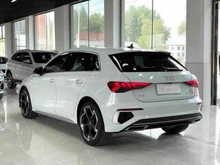 2023 Audi A3 Sportback 35 TFSI IV (8Y), белый, 2280000 рублей, вид 4