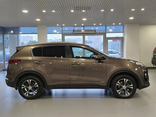 2018 Kia Sportage IV, коричневый, 2370000 рублей, вид 4