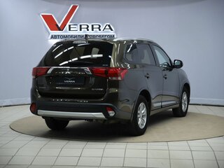 2018 Mitsubishi Outlander III Рестайлинг 3, коричневый, 1900000 рублей, вид 5