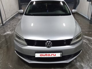 2013 Volkswagen Jetta VI, серебристый, 800000 рублей, вид 1