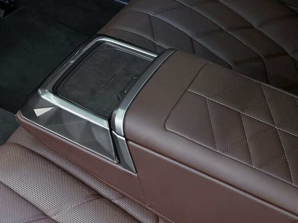2026 BMW 7 серии 740 xDrive VII (G70) Рестайлинг, синий, 26500000 рублей - вид 33