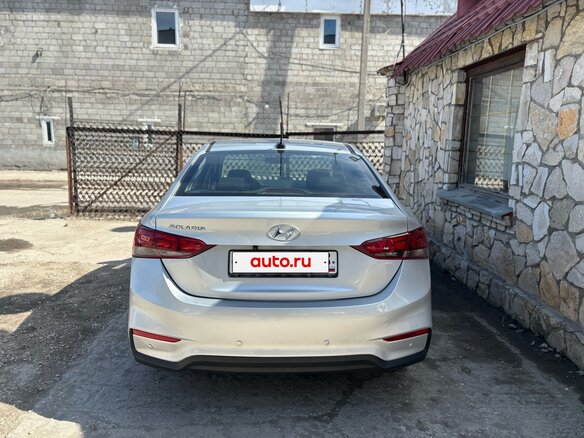 2017 Hyundai Solaris II, серебристый, 1090000 рублей - вид 5