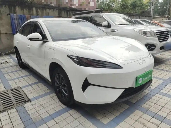 2025 BYD E7 57.6 kWh, белый, 1999111 рублей - вид 3