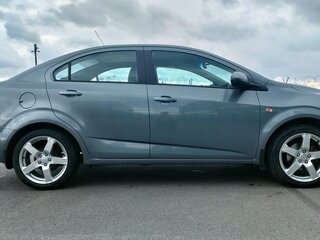 2014 Chevrolet Aveo II, серый, 550000 рублей, вид 3
