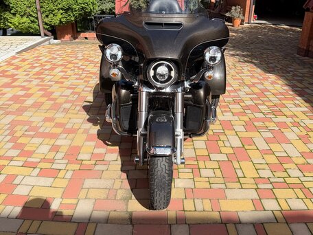 2020 Harley-Davidson Tri Glide, серый, 4250000 рублей, вид 2