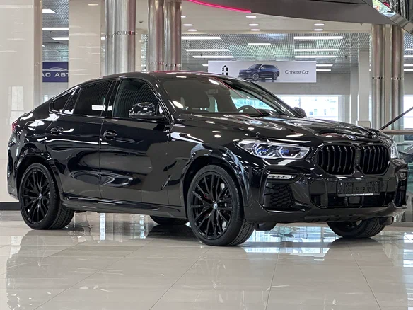 2021 BMW X6 40d III (G06), чёрный, 9300000 рублей