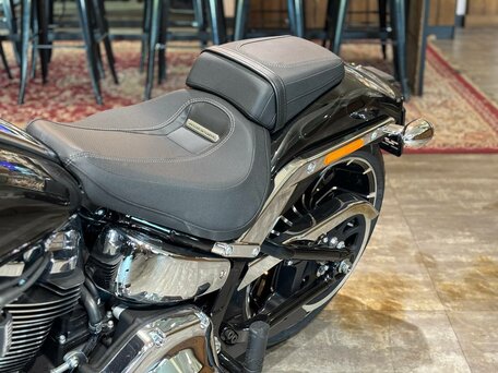 2025 Harley-Davidson Breakout, чёрный, 3750000 рублей, вид 5