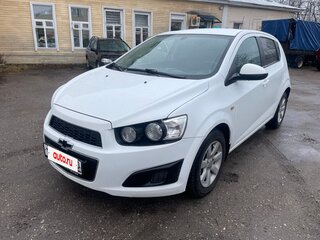 2015 Chevrolet Aveo II, белый, 830000 рублей, вид 2