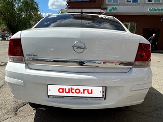 2013 Opel Astra H Рестайлинг, белый, 560000 рублей, вид 3