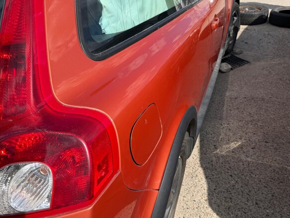 2010 Volvo C30 I Рестайлинг, оранжевый, 250000 рублей - вид 16